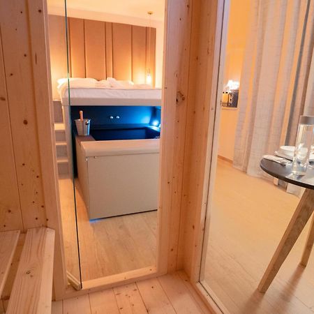 Alma Suites - Il Nido D'Amore ลีวอร์โน ภายนอก รูปภาพ