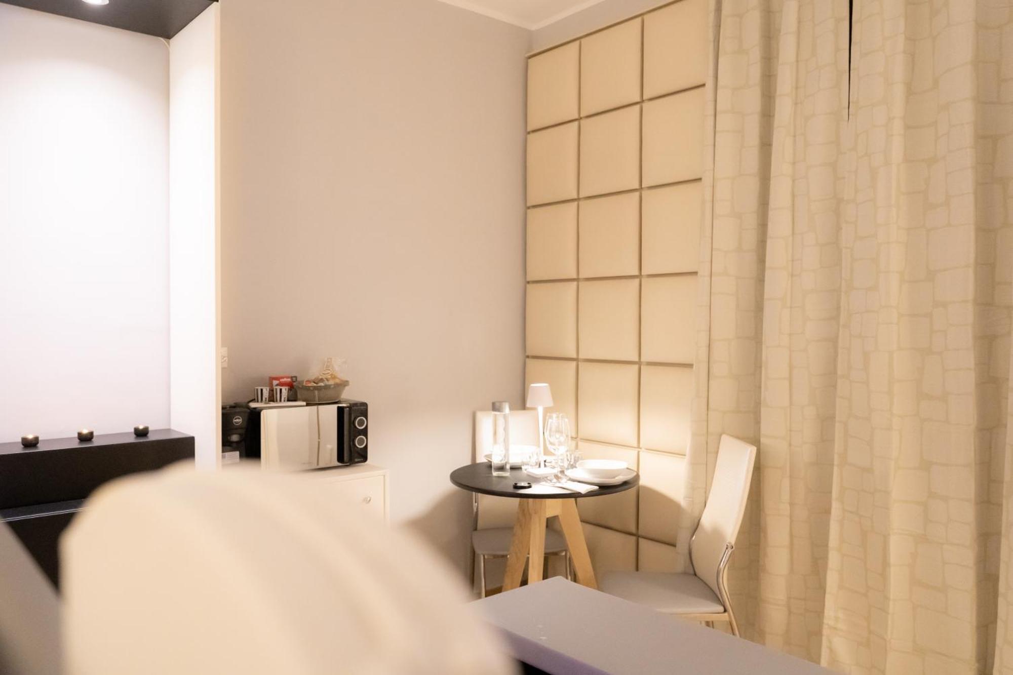Alma Suites - Il Nido D'Amore ลีวอร์โน ภายนอก รูปภาพ
