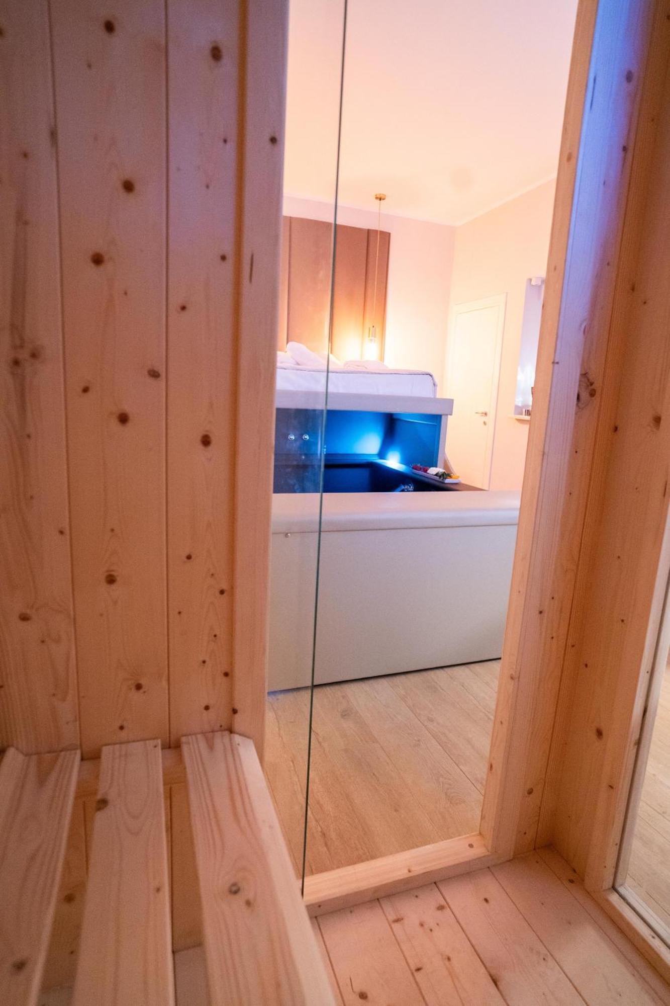 Alma Suites - Il Nido D'Amore ลีวอร์โน ภายนอก รูปภาพ