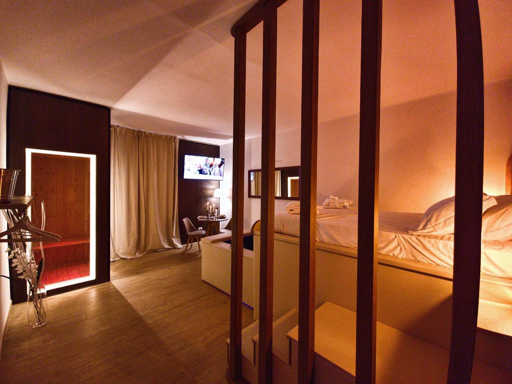 Alma Suites - Il Nido D'Amore ลีวอร์โน ภายนอก รูปภาพ